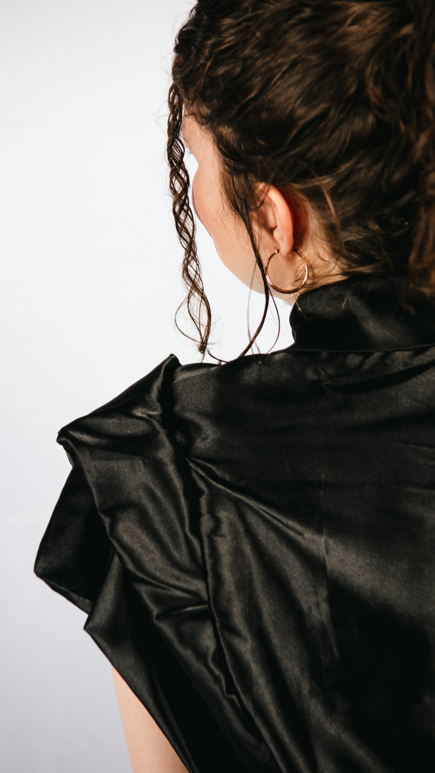 Tiara  Ruffled Sleeves shirt - Black